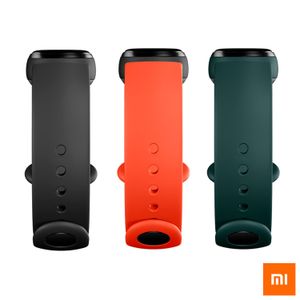 Kit com 03 Braceletes para Mi band 5 de Silicone Preto, Laranja e Verde Escuro - Xiaomi - XM568COL